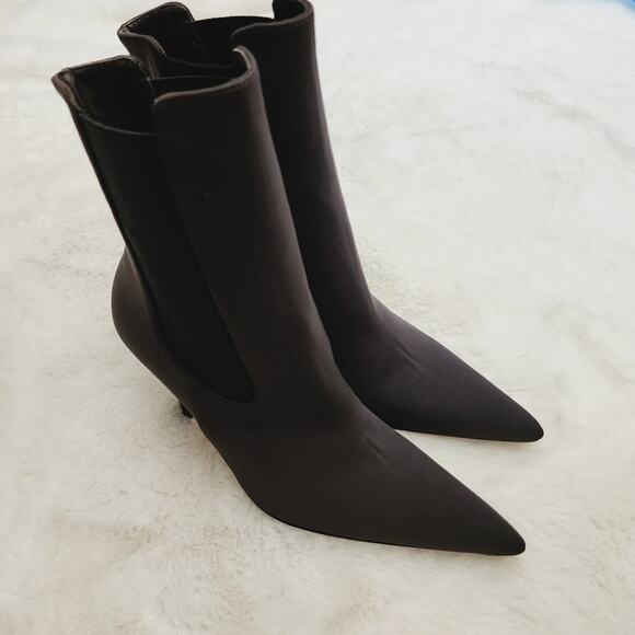 NEW Good American Chocolate Neoprene High Kickstand Heeled Ankle Boot - Picture 4 of 8